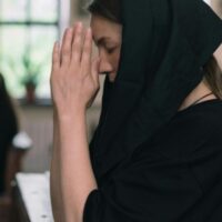 Giovane ebrea abbraccia la fede cattolica grazie all’intercessione di Maria